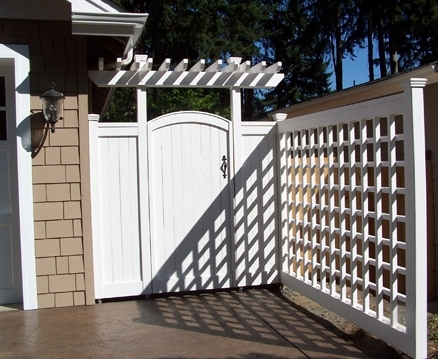 Privacy screen built by landscaper Environmental Construction