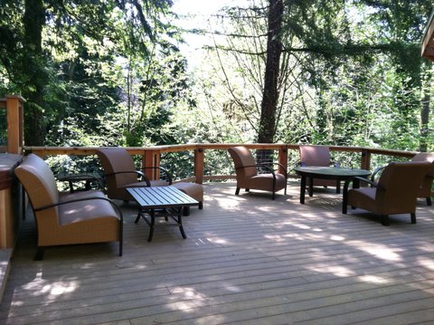 Privacy deck designed by Environmental Construction Inc. in Kirkland WA